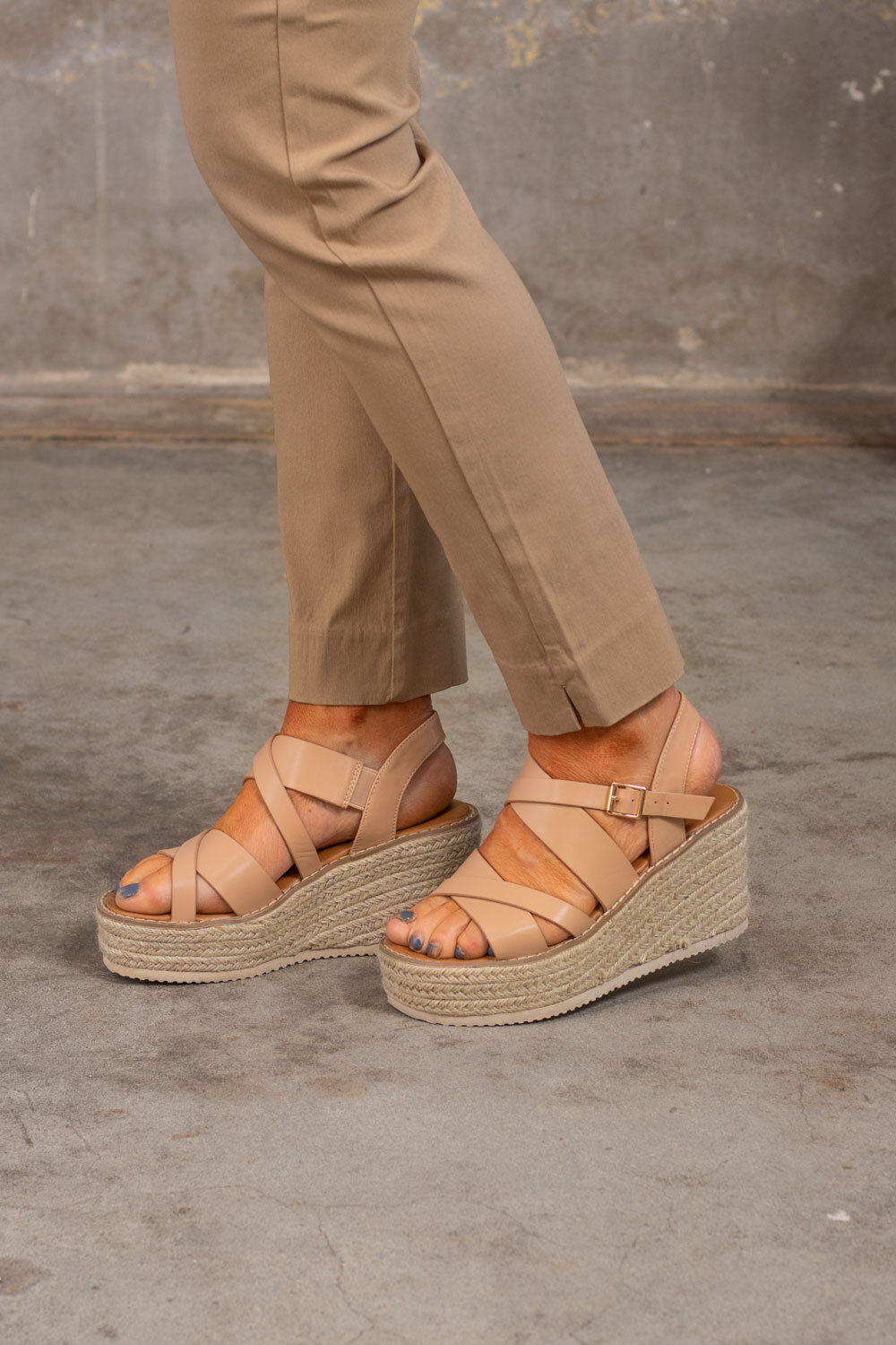 Sandaler med kilehæl - Taupe